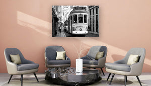 Comparatif de quatre tableaux décoratifs premium en toile, aluminium Dibond, plexiglas et bois pour choisir la finition idéale d'un tableau mural.