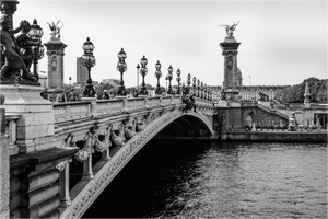 Photographie noir et blanc du pont Alexandre III à Paris imprimée sur papier Fine Art Baryta